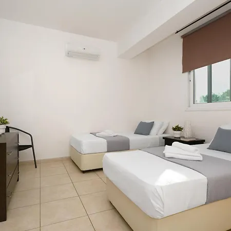 Neraida - 2bed Walk To Kalamies Apartament Protaras