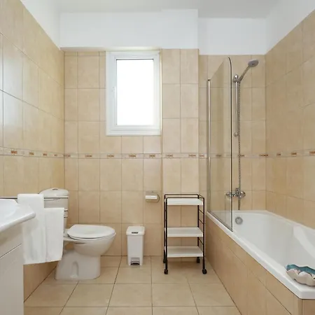 Neraida - 2bed Walk To Kalamies Protaras